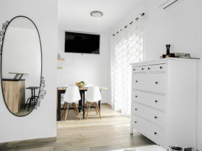 Apartment with terrace and free parking - Beach nearby